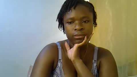 Snapshot of holy_ebony chatting on June 5, 2026, 9:37 am holy_ebony online show from June 5, 2026, 9:37 am