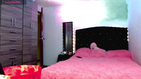 Juli online show from November 26, 2025, 3:51 am