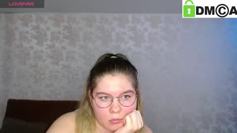 Welcome guys  Pleasure to see you all here  My name is MichaelaTip menu is active Private is open  online show from January 31, 2025, 9:05 am