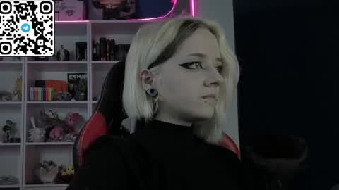 Snapshot of holy_mistresss chatting on May 5, 2026, 8:44 am holy_mistresss online show from May 5, 2026, 8:44 am