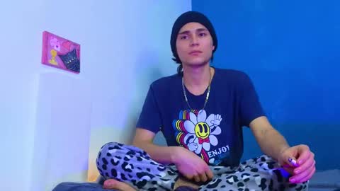 Snapshot of holy_taby_ chatting on February 24, 2025, 12:37 pm      online show from February 24, 2025, 12:37 pm
