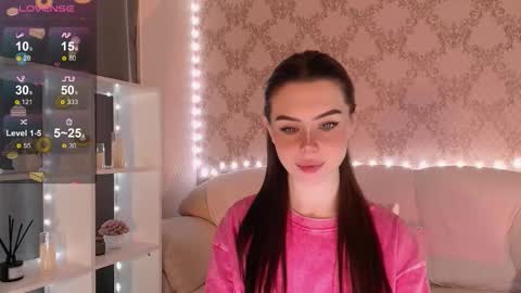 Mia online show from November 26, 2025, 3:40 am