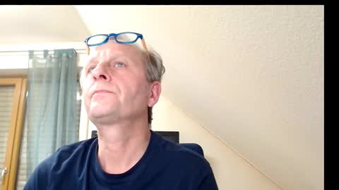 Snapshot of hondowill chatting on December 8, 2024, 8:36 pm Bernd online show from December 8, 2024, 8:36 pm