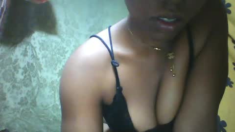 Snapshot of honeria98 chatting on July 1, 2026, 7:54 am honeria98 online show from July 1, 2026, 7:54 am