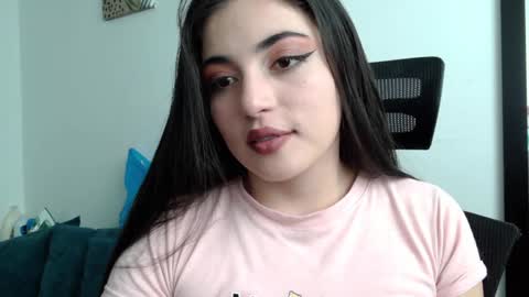 Snapshot of honey_aynur chatting on December 3, 2024, 7:33 pm Honey Aynu online show from December 3, 2024, 7:33 pm