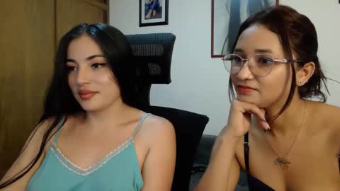 Snapshot of honey_aynur chatting on February 17, 2026, 6:36 pm Honey Aynu online show from February 17, 2026, 6:36 pm