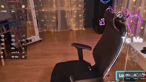 Snapshot of honey_buunny chatting on January 20, 2025, 4:55 pm Kristina online show from January 20, 2025, 4:55 pm