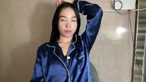 honey_cake623321 online show from May 7, 2026, 11:59 am