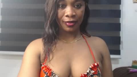 Snapshot of honey_dollxx chatting on June 28, 2026, 3:40 pm Flora online show from June 28, 2026, 3:40 pm