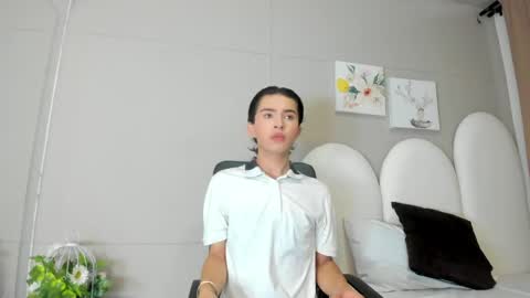 Snapshot of honey_hex_ chatting on May 11, 2026, 4:04 pm honey_hex_ online show from May 11, 2026, 4:04 pm