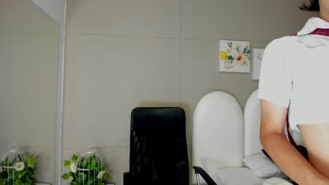 honey_hex_ online show from June 1, 2026, 12:40 pm