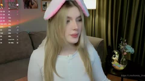 Lina online show from April 4, 2026, 5:21 pm