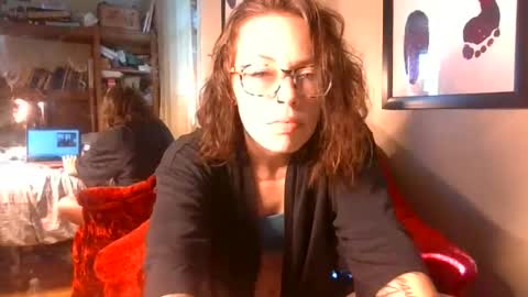 Snapshot of honey_wilde chatting on October 23, 2025, 5:55 pm honey_wilde online show from October 23, 2025, 5:55 pm