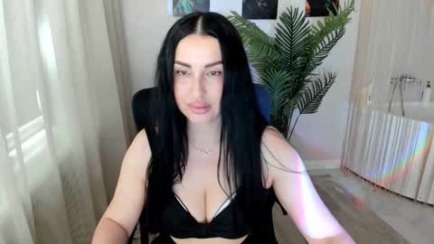 Jacqueline online show from May 19, 2026, 4:30 am