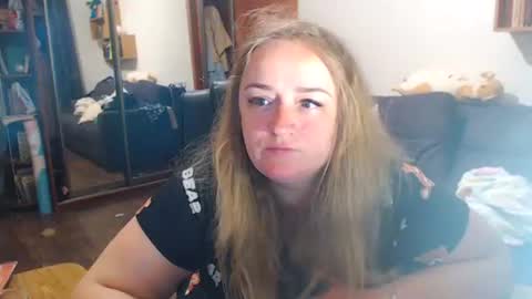 Snapshot of honeydewmolly chatting on May 20, 2026, 5:52 pm HoneydewMolly online show from May 20, 2026, 5:52 pm