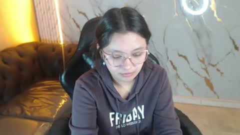 honeydoll_tf online show from June 19, 2026, 3:11 am