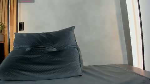 Sofia independent model online show from February 7, 2026, 11:47 am