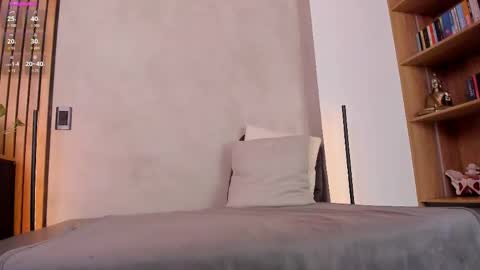 Sofia independent model online show from April 25, 2026, 11:13 am