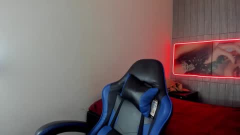 HONEY LUXE online show from February 3, 2026, 6:40 am