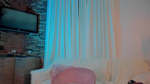 Alexia online show from June 6, 2026, 6:51 am