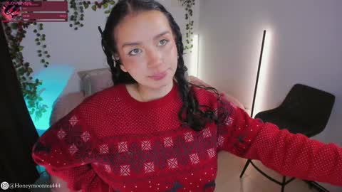 Snapshot of honeymoontea chatting on December 25, 2024, 12:16 am       online show from December 25, 2024, 12:16 am