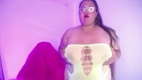 Snapshot of honeyqueenbbw chatting on June 24, 2026, 1:37 am Honney online show from June 24, 2026, 1:37 am