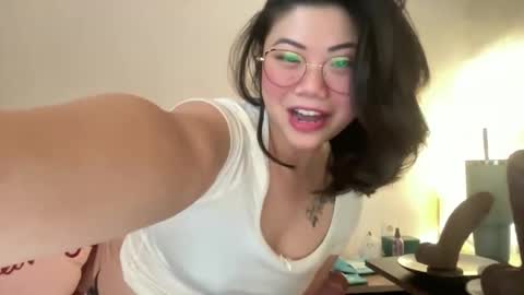 HoneySunshineNeko online show from May 12, 2026, 3:53 pm