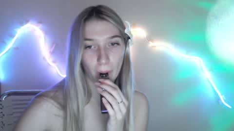 honeyveil online show from May 29, 2026, 1:20 pm