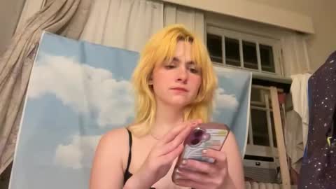 Emi Rose online show from June 3, 2026, 2:14 am