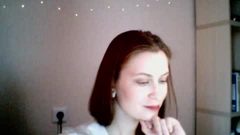 honeyy_bun online show from April 23, 2026, 12:29 pm