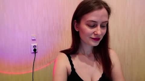 honeyy_bun online show from May 2, 2026, 6:02 pm