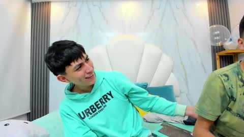 hoot_booys_ online show from February 23, 2026, 9:34 pm