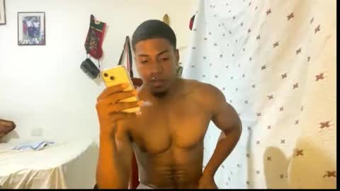 sugarbaby online show from May 7, 2026, 2:33 pm