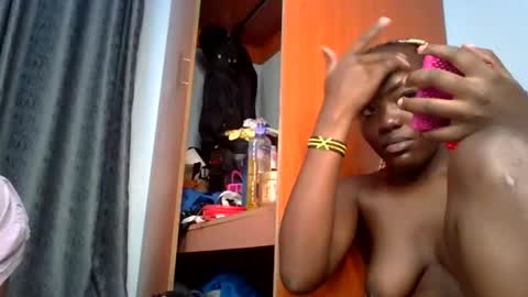 Snapshot of horny_lunah chatting on April 20, 2026, 7:26 pm horny_lunah online show from April 20, 2026, 7:26 pm