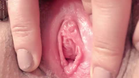 The girl with butterfly lips online show from March 8, 2025, 12:55 am