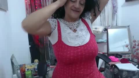 Snapshot of horny_mommy17 chatting on February 3, 2025, 5:14 pm armina online show from February 3, 2025, 5:14 pm