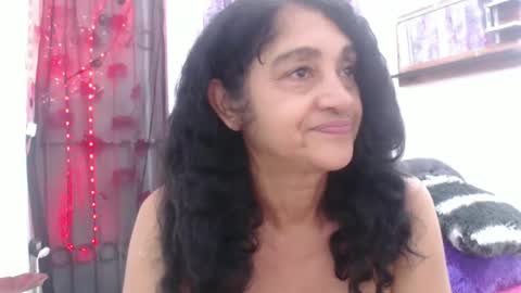 Snapshot of horny_mommy17 chatting on March 7, 2025, 6:11 pm armina online show from March 7, 2025, 6:11 pm