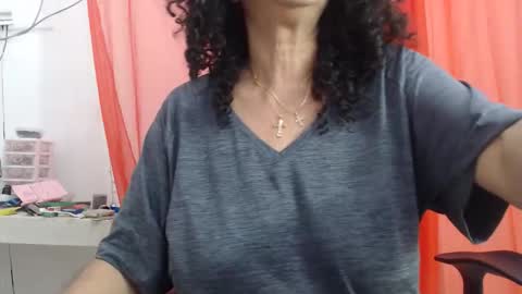 Snapshot of horny_mommy17 chatting on March 24, 2026, 12:15 am armina online show from March 24, 2026, 12:15 am