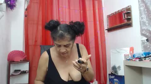 Snapshot of horny_mommy17 chatting on May 5, 2026, 7:55 pm armina online show from May 5, 2026, 7:55 pm