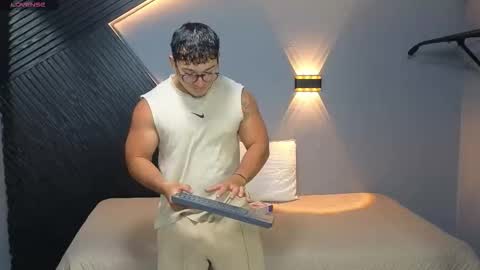 horny_nick18 online show from March 4, 2026, 12:11 pm