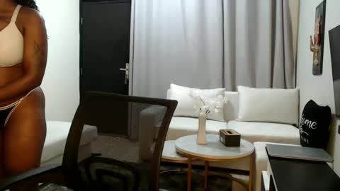 horny_princcess online show from April 3, 2026, 1:42 pm