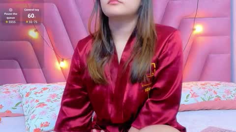 Snapshot of hornybarelylegalgirl chatting on February 4, 2026, 12:11 pm Khloe online show from February 4, 2026, 12:11 pm