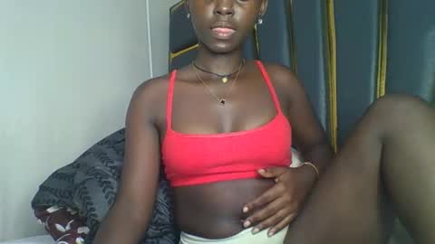 Snapshot of hornybella84 chatting on November 10, 2025, 7:02 pm Bella online show from November 10, 2025, 7:02 pm