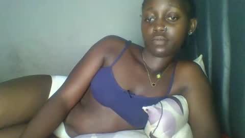 Snapshot of hornybella84 chatting on April 23, 2026, 7:09 am Bella online show from April 23, 2026, 7:09 am