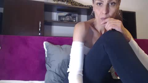 Snapshot of hornygirllx chatting on September 27, 2025, 6:02 pm AshlineKatte online show from September 27, 2025, 6:02 pm