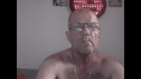 Snapshot of hornymikesa chatting on December 31, 2024, 6:27 am HORNY MIKE online show from December 31, 2024, 6:27 am