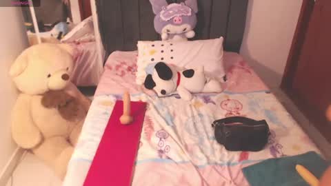 Snapshot of hornymillf_ chatting on May 19, 2026, 1:39 pm C I A R A online show from May 19, 2026, 1:39 pm