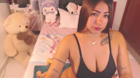Snapshot of hornymillf_ chatting on May 20, 2026, 1:17 pm C I A R A online show from May 20, 2026, 1:17 pm
