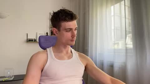 Snapshot of hornytwunk01 chatting on September 17, 2025, 11:01 am hornytwunk01 online show from September 17, 2025, 11:01 am