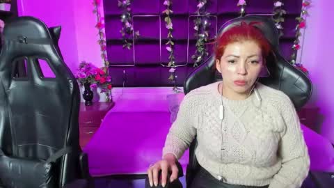 hornyy mom online show from December 31, 2024, 12:25 pm